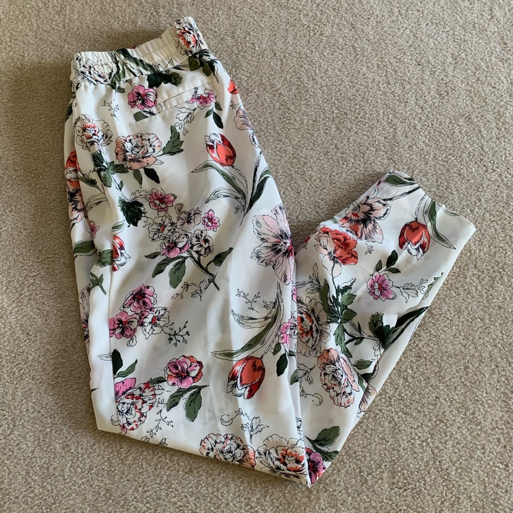 Ann Taylor Floral Tall Pants (Size 6 Tall)